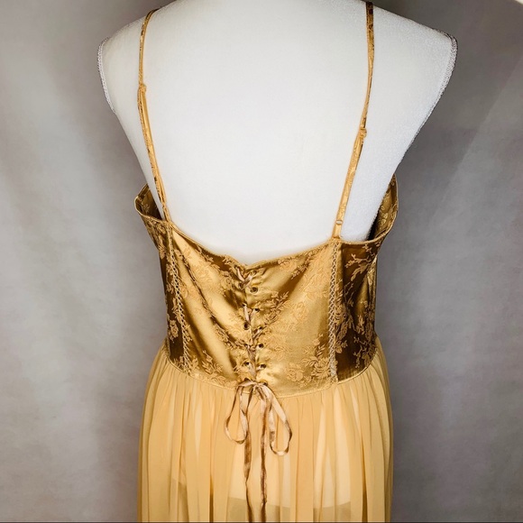 Corset style VS lingerie. - Picture 5 of 6